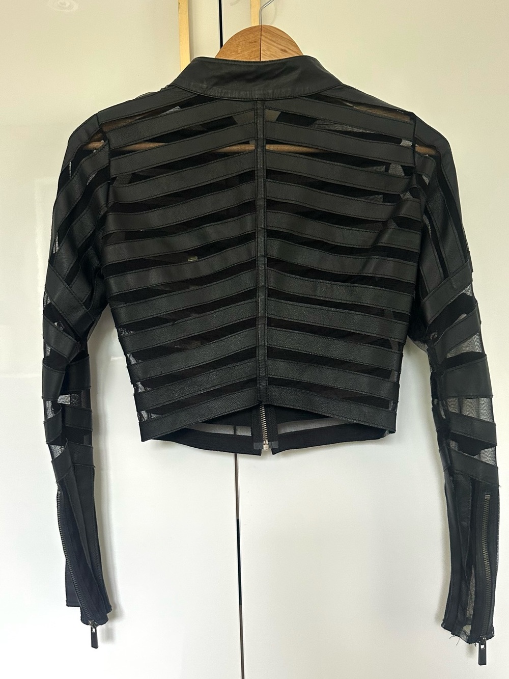 BEBE Genuine Leather Mesh Cage Cropped Moto Jacket Black small - Picture 2 of 4